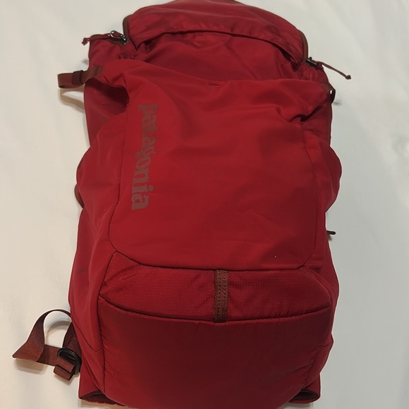 Patagonia Red Backpack Minimalist Design Durable Unisex - Picture 4 of 14